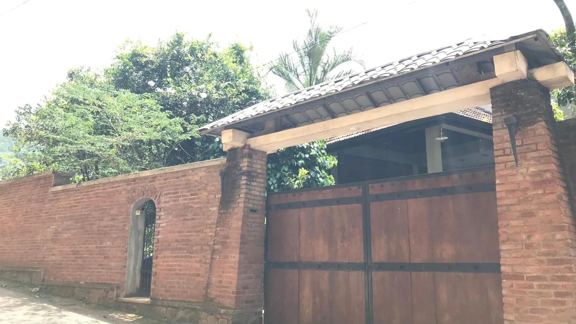 Kandy Brick Bungalow Ampitiya